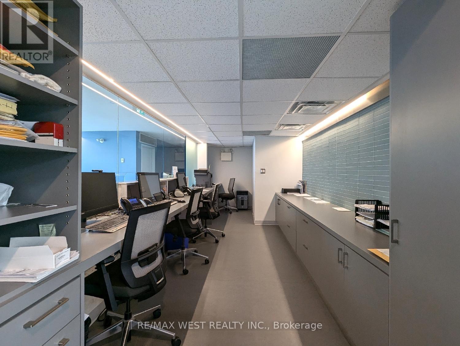 Suite 200 (4 & 5) - 2920 Dufferin Street, Toronto, Ontario  M6B 3S8 - Photo 11 - W12589794