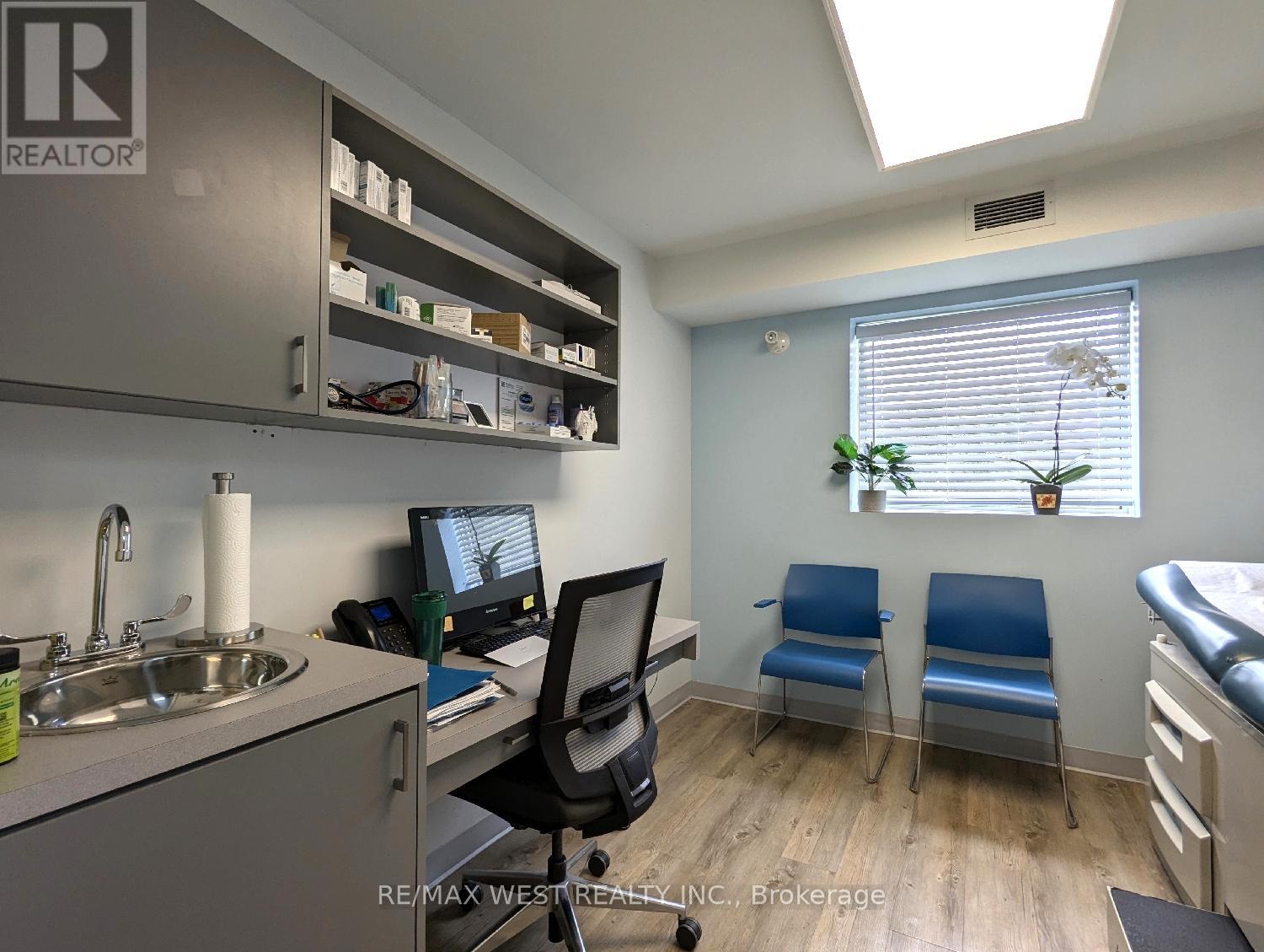 Suite 200 (4 & 5) - 2920 Dufferin Street, Toronto, Ontario  M6B 3S8 - Photo 14 - W12589794