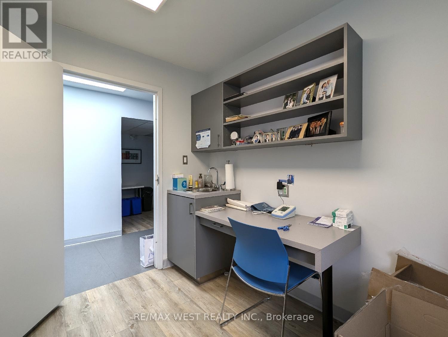 Suite 200 (4 & 5) - 2920 Dufferin Street, Toronto, Ontario  M6B 3S8 - Photo 18 - W12589794