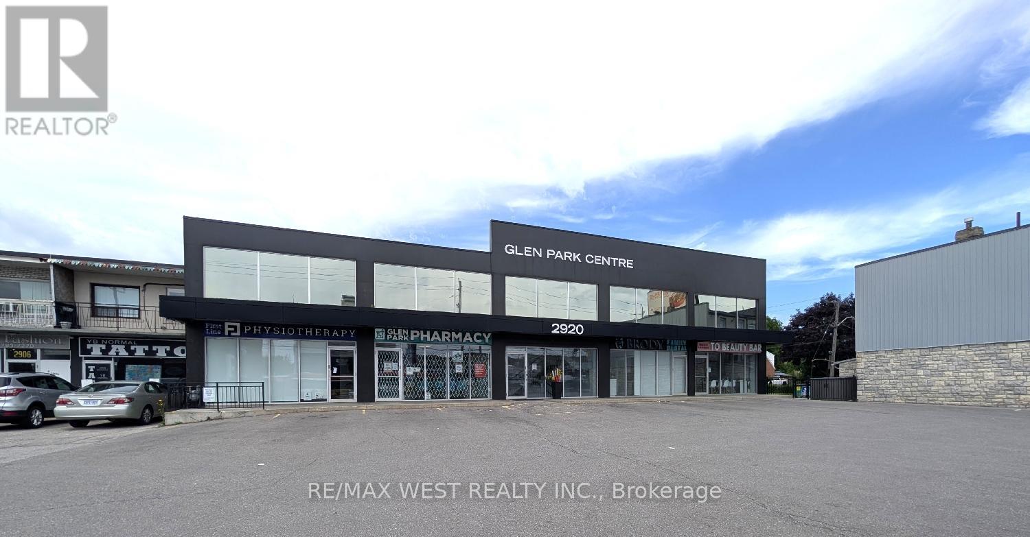 Suite 200 (4 & 5) - 2920 Dufferin Street, Toronto, Ontario  M6B 3S8 - Photo 21 - W12589794