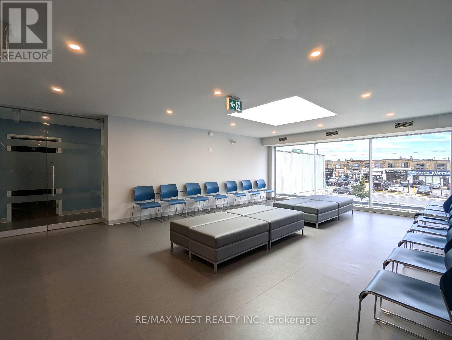 Suite 200 (4 & 5) - 2920 Dufferin Street, Toronto, Ontario  M6B 3S8 - Photo 4 - W12589794