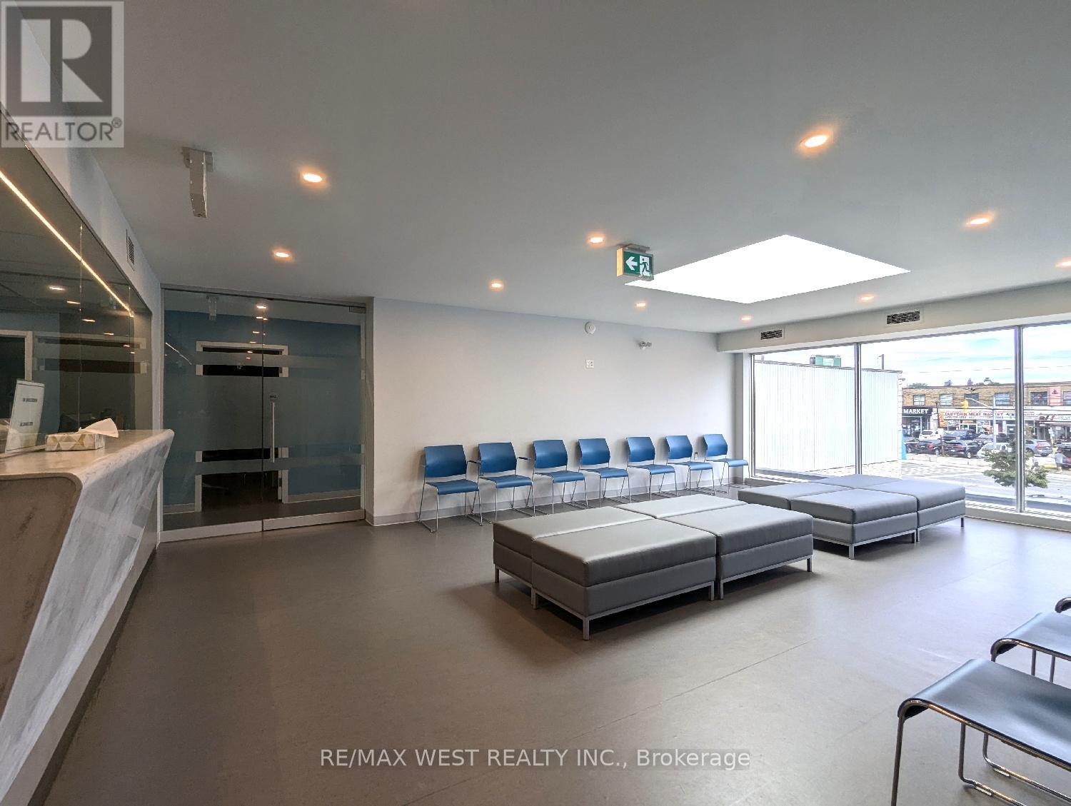 Suite 200 (4 & 5) - 2920 Dufferin Street, Toronto, Ontario  M6B 3S8 - Photo 5 - W12589794