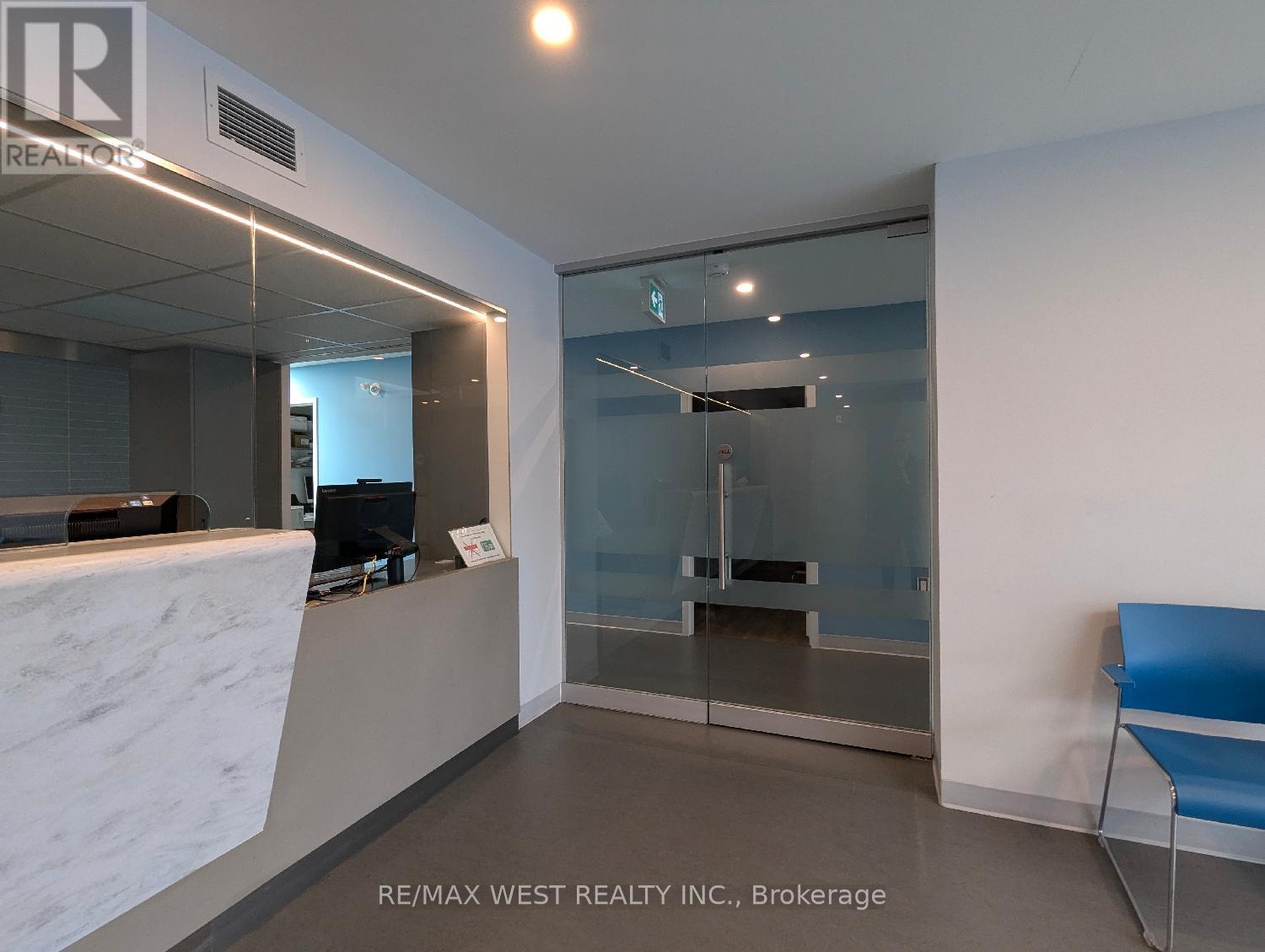 Suite 200 (4 & 5) - 2920 Dufferin Street, Toronto, Ontario  M6B 3S8 - Photo 9 - W12589794