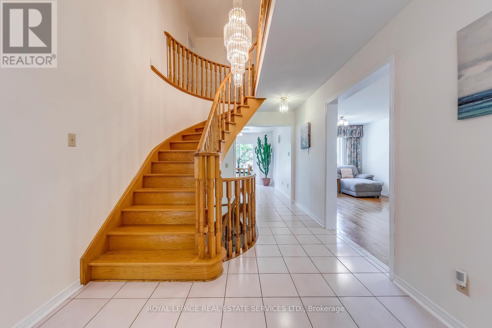 4370 Goldenrod Crescent, Mississauga, Ontario  L5V 1E3 - Photo 18 - W12589800