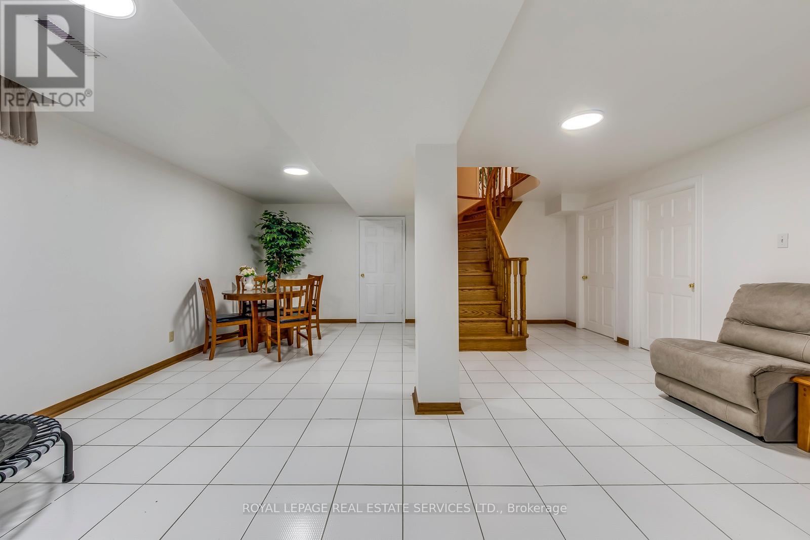 4370 Goldenrod Crescent, Mississauga, Ontario  L5V 1E3 - Photo 29 - W12589800