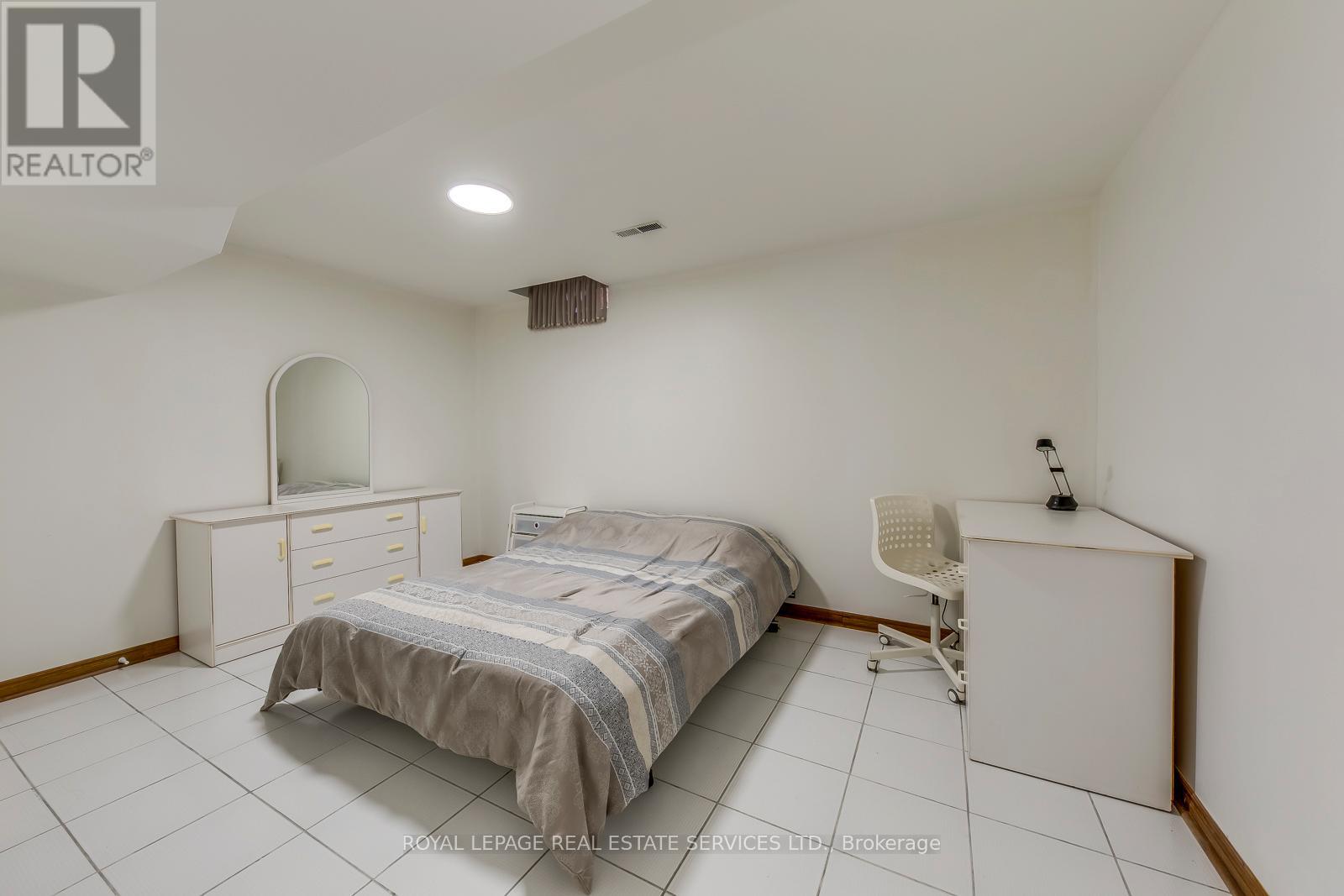 4370 Goldenrod Crescent, Mississauga, Ontario  L5V 1E3 - Photo 32 - W12589800