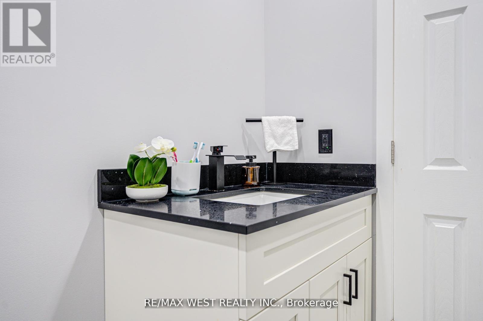 65 Belmont Drive, Brampton, Ontario  L6T 2K5 - Photo 29 - W12589802