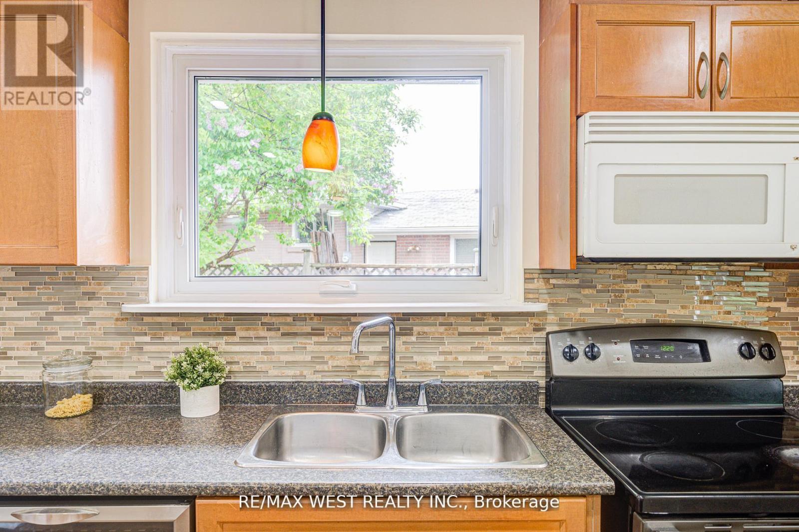 65 Belmont Drive, Brampton, Ontario  L6T 2K5 - Photo 41 - W12589802