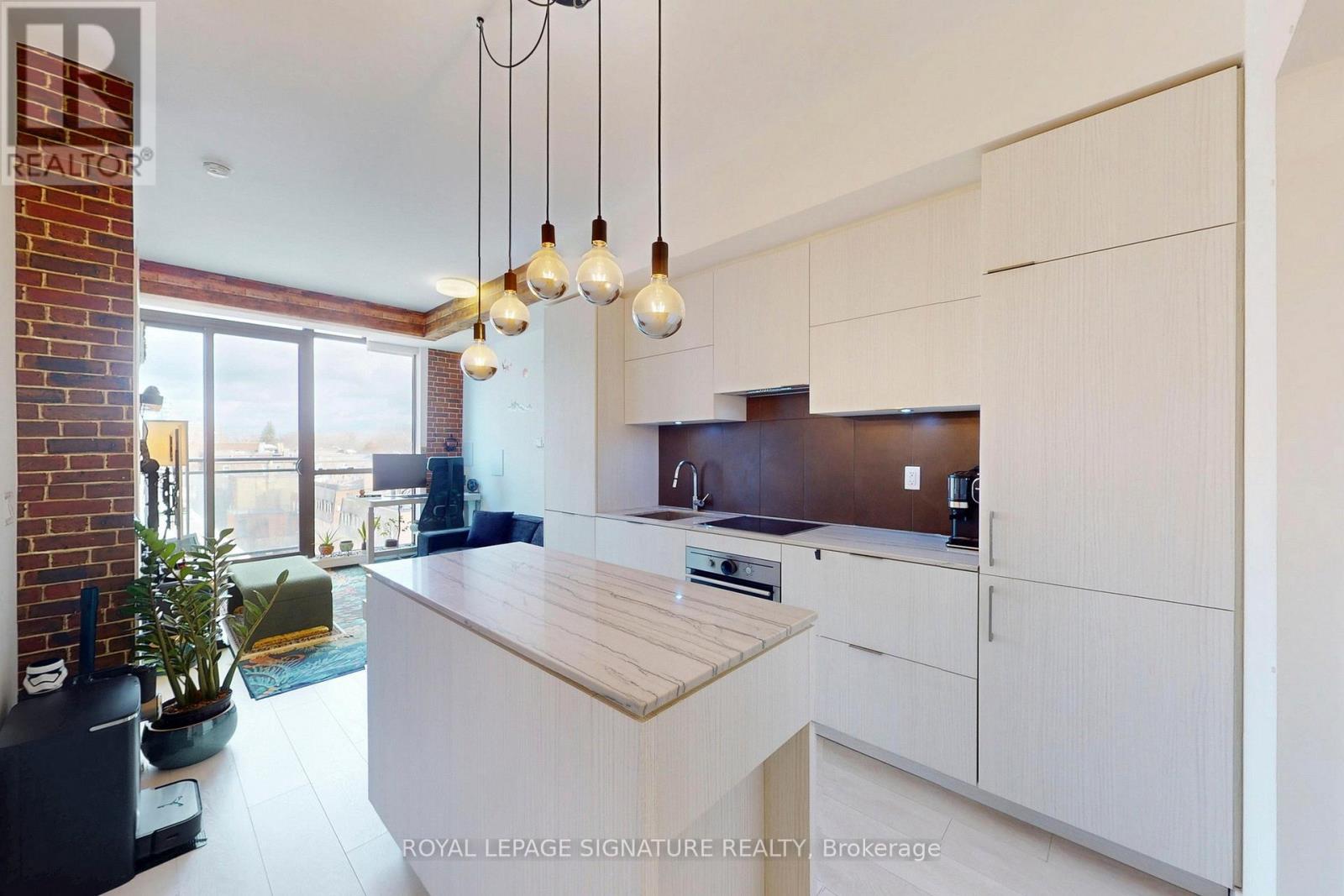 608 - 1990 BLOOR STREET W, Toronto, Ontario