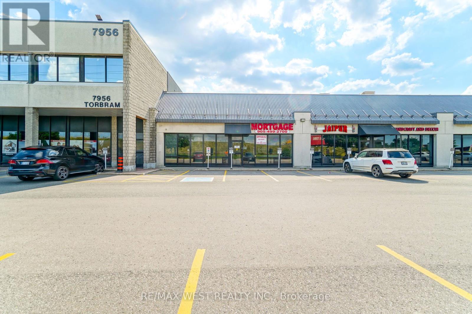 20 (13) - 7956 Torbram Road, Brampton, Ontario  L6T 5A2 - Photo 3 - W12589826