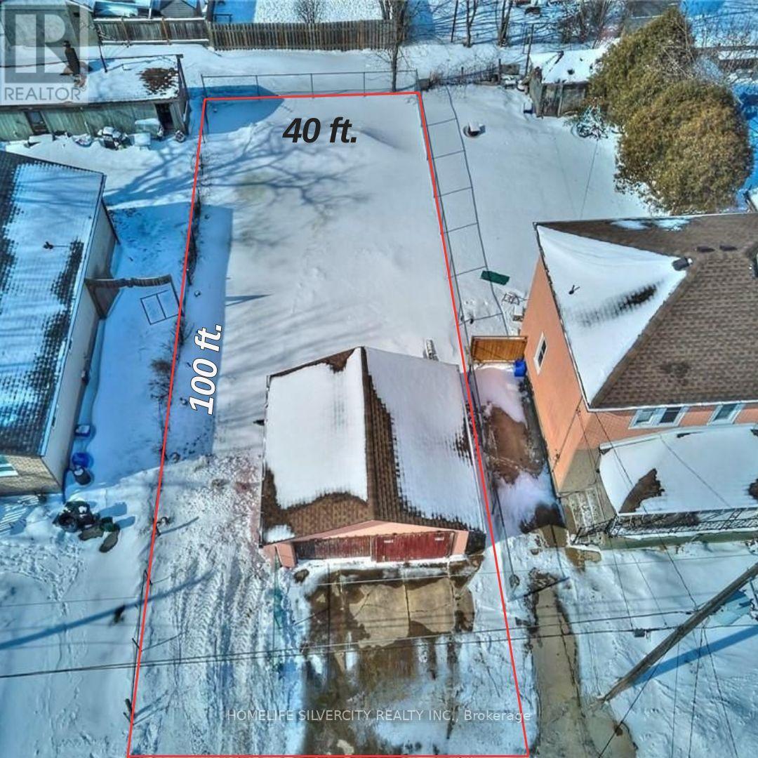 4129 Dyson Avenue, Niagara Falls, Ontario  L2E 3L6 - Photo 2 - X12586474