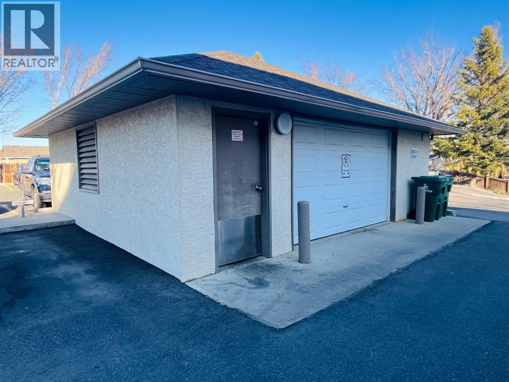 104, 485 Red Crow Boulevard W, Lethbridge, Alberta  T1K 7G6 - Photo 48 - A2268832