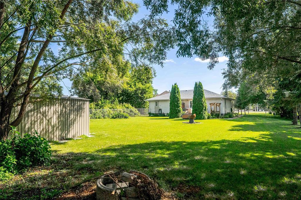 931 Main Street, Steinbach, Manitoba  R5G 1Z9 - Photo 2 - 202529283