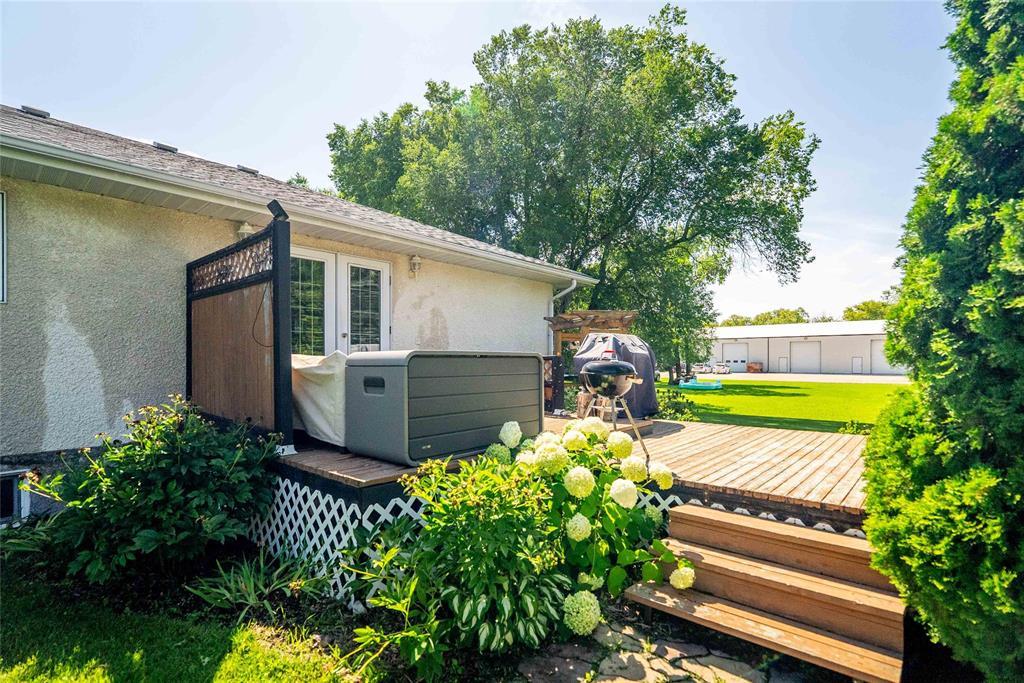 931 Main Street, Steinbach, Manitoba  R5G 1Z9 - Photo 3 - 202529283