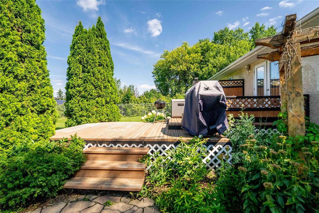 931 Main Street, Steinbach, Manitoba  R5G 1Z9 - Photo 5 - 202529283