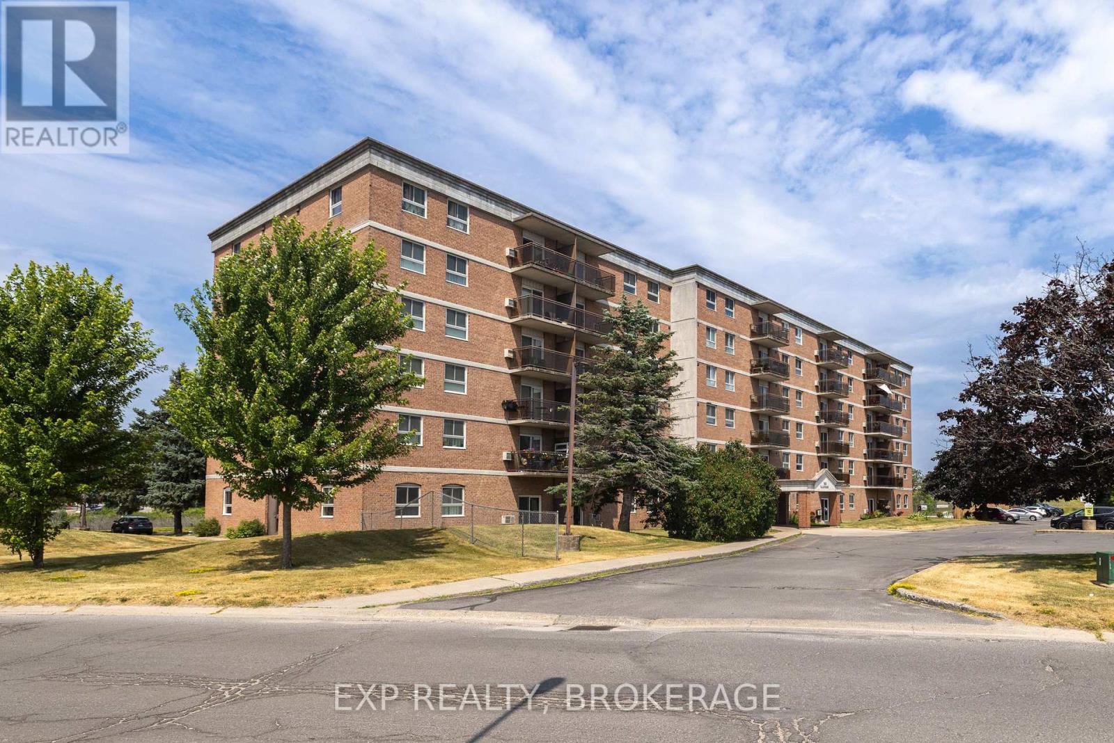 401 - 745 Davis Drive, Kingston, Ontario  K7M 8J4 - Photo 2 - X12589916