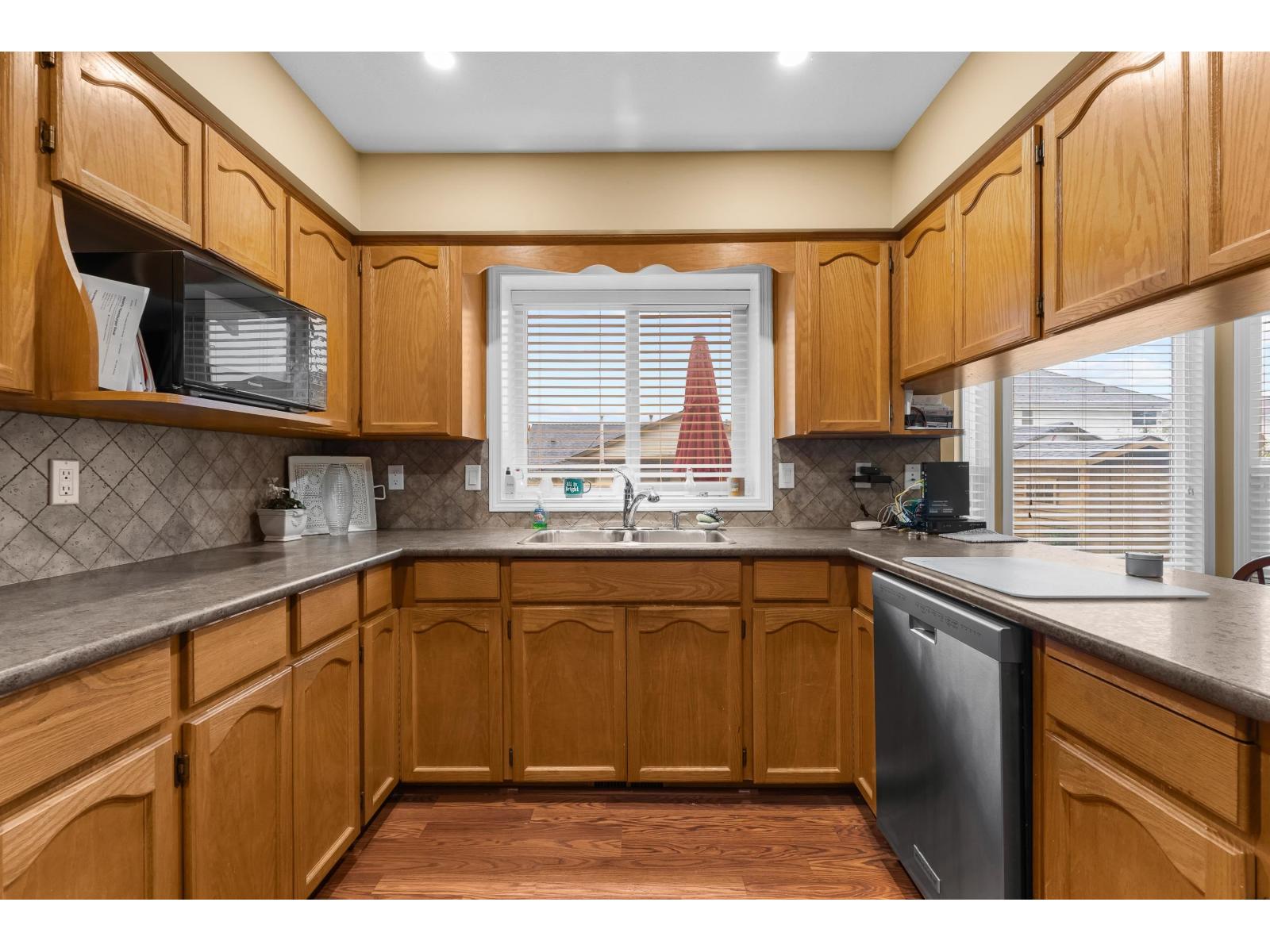 32178 Clinton Avenue, Abbotsford, British Columbia V2T 5B5 - Photo 11 - R3070853