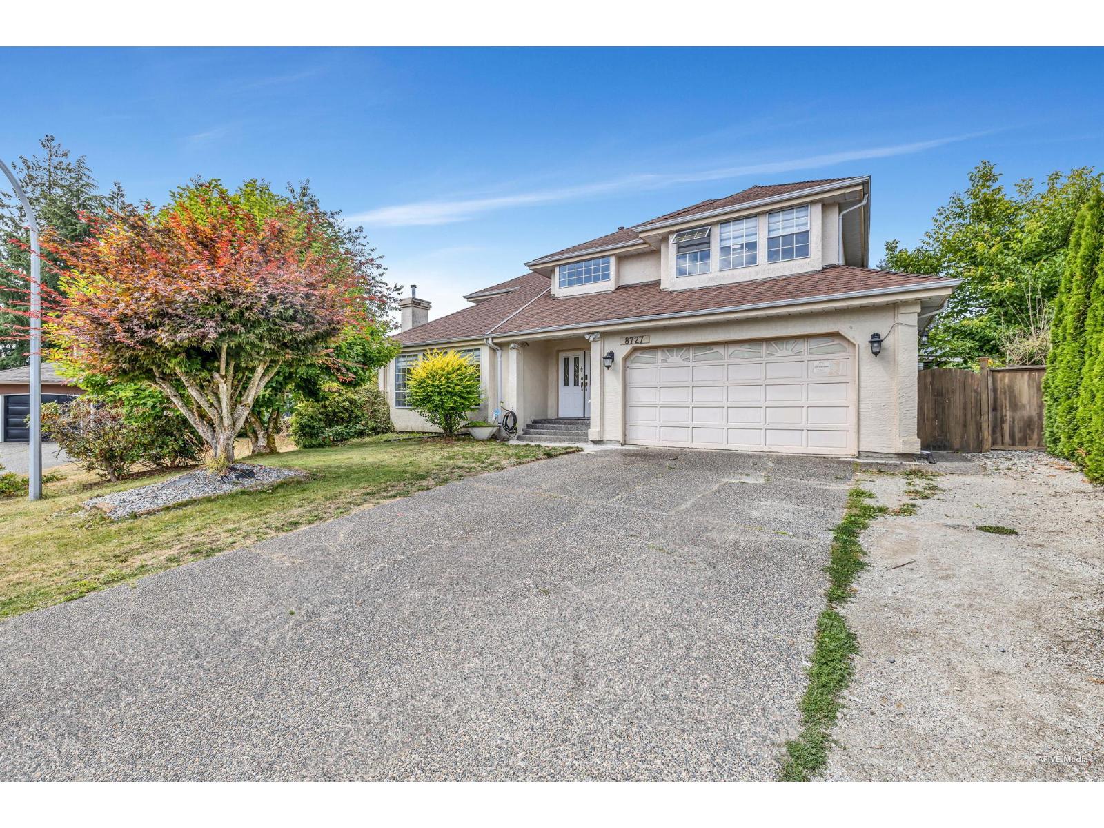 8727 142a Street, Surrey, British Columbia  V3W 4G4 - Photo 3 - R3070667