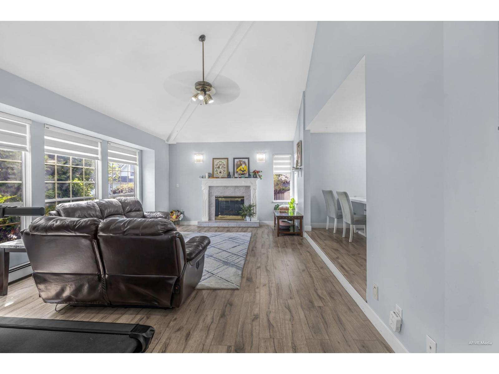 8727 142a Street, Surrey, British Columbia  V3W 4G4 - Photo 6 - R3070667