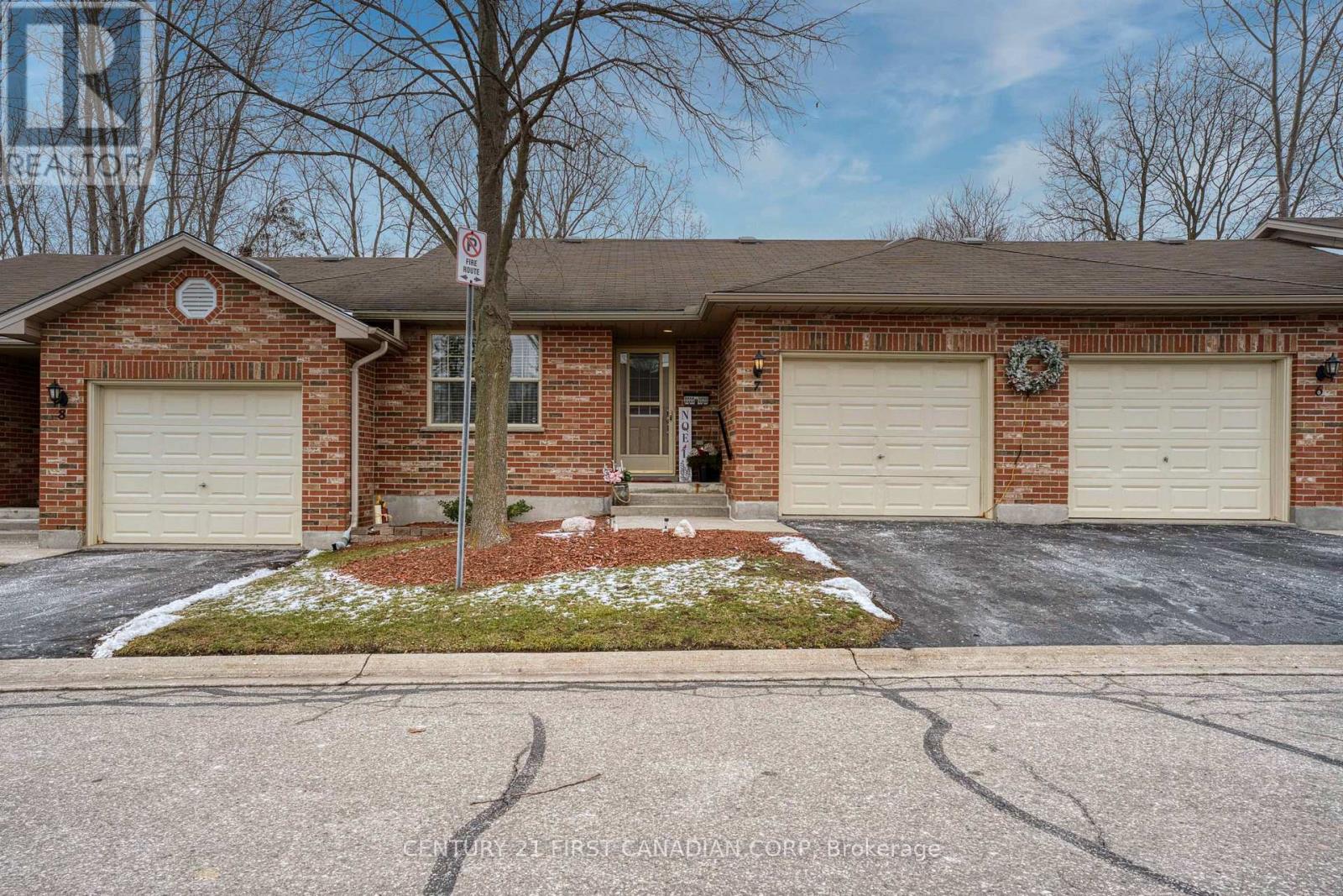 7 - 80 Centre Street, London South, Ontario  N6J 1T5 - Photo 1 - X12589862