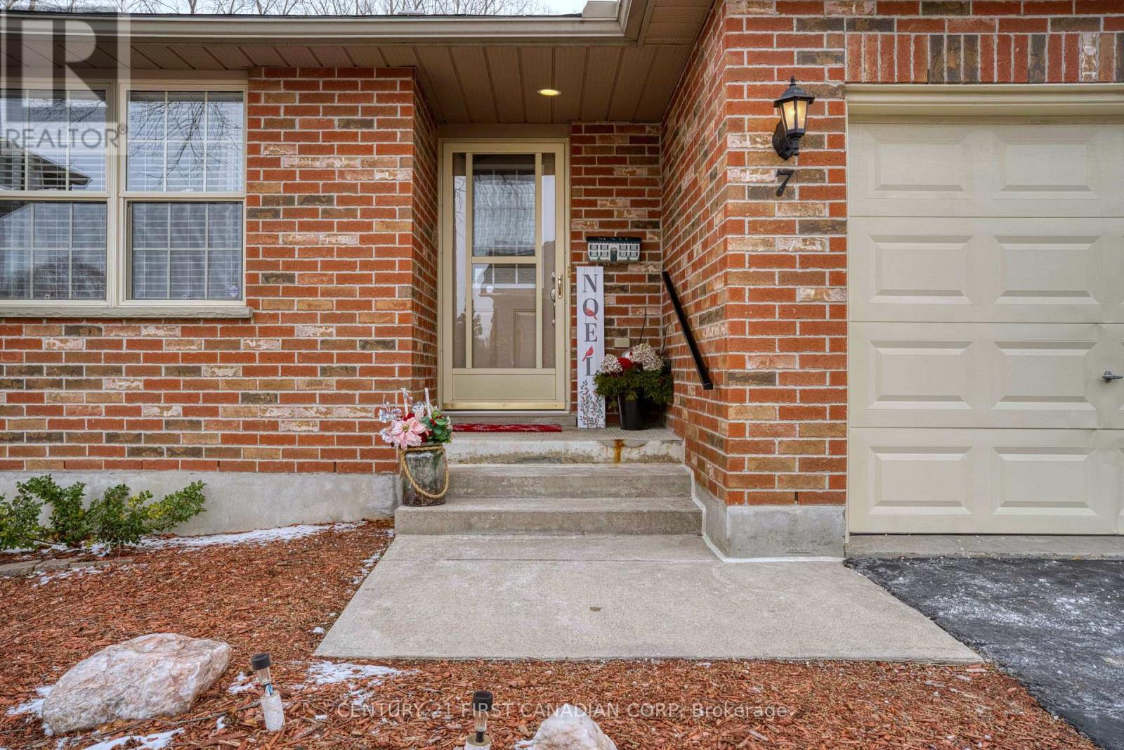 7 - 80 Centre Street, London South, Ontario  N6J 1T5 - Photo 3 - X12589862