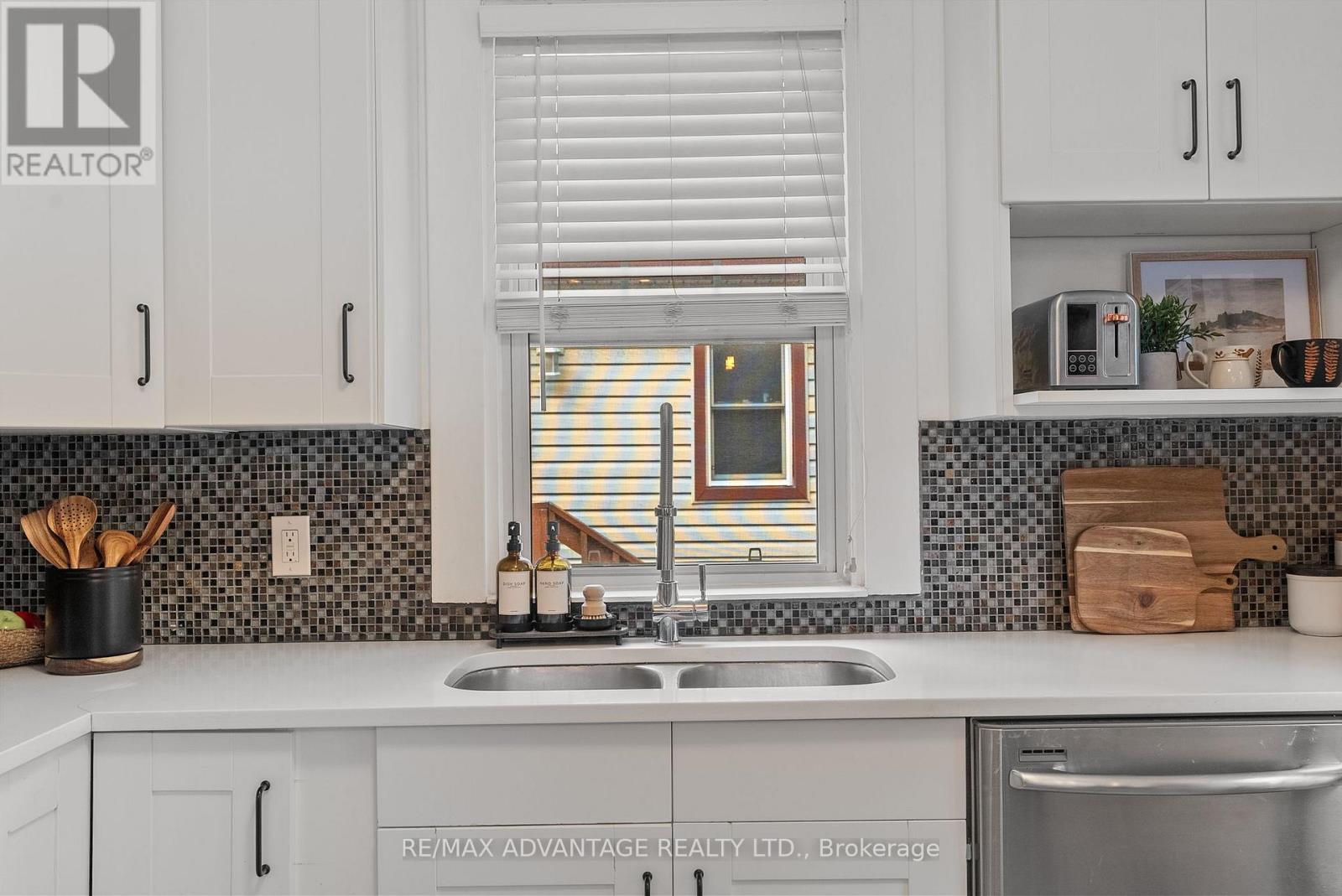 74 Emery Street E, London South, Ontario  N6C 2C8 - Photo 18 - X12590004