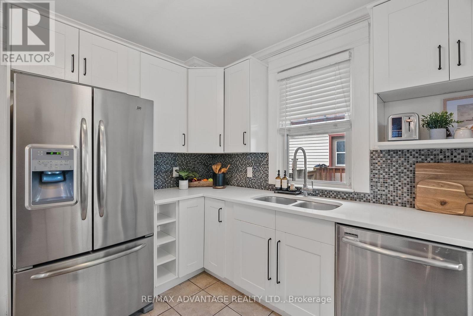 74 Emery Street E, London South, Ontario  N6C 2C8 - Photo 19 - X12590004