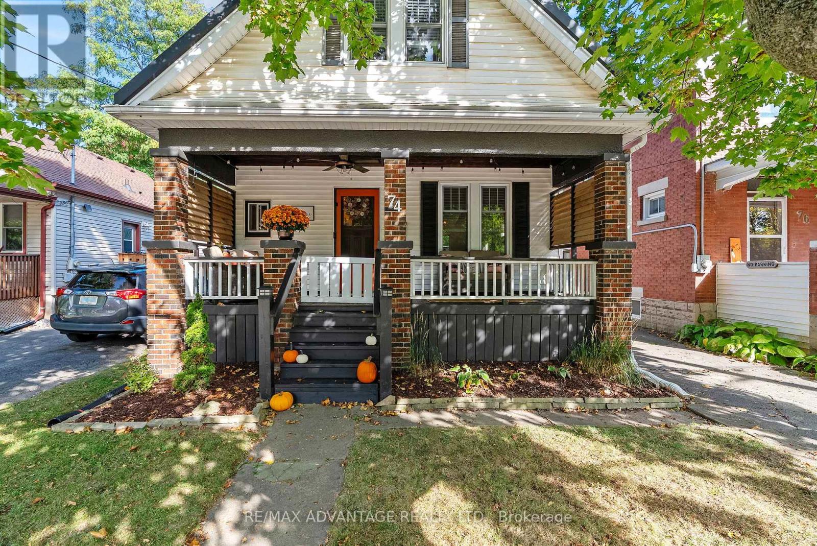 74 Emery Street E, London South, Ontario  N6C 2C8 - Photo 2 - X12590004