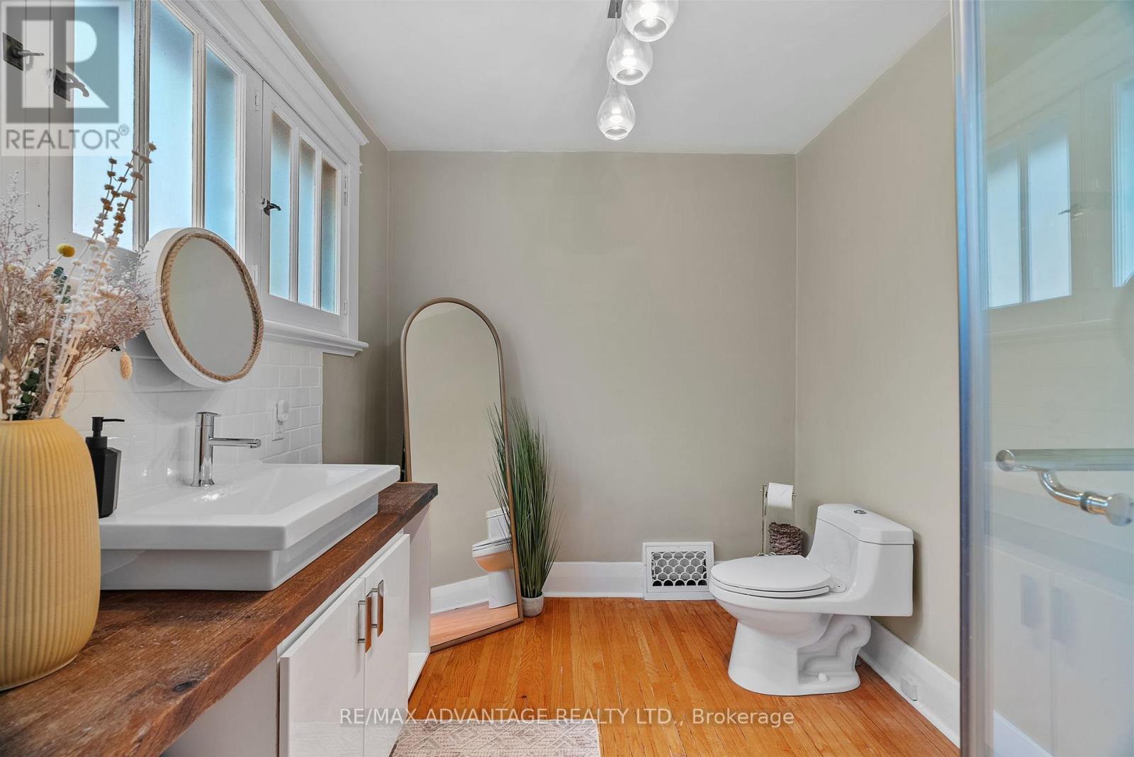 74 Emery Street E, London South, Ontario  N6C 2C8 - Photo 22 - X12590004