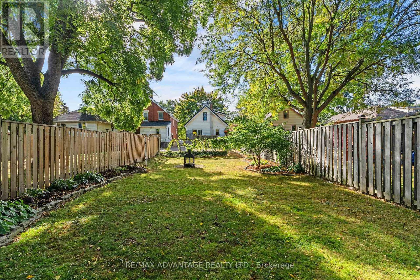 74 Emery Street E, London South, Ontario  N6C 2C8 - Photo 44 - X12590004