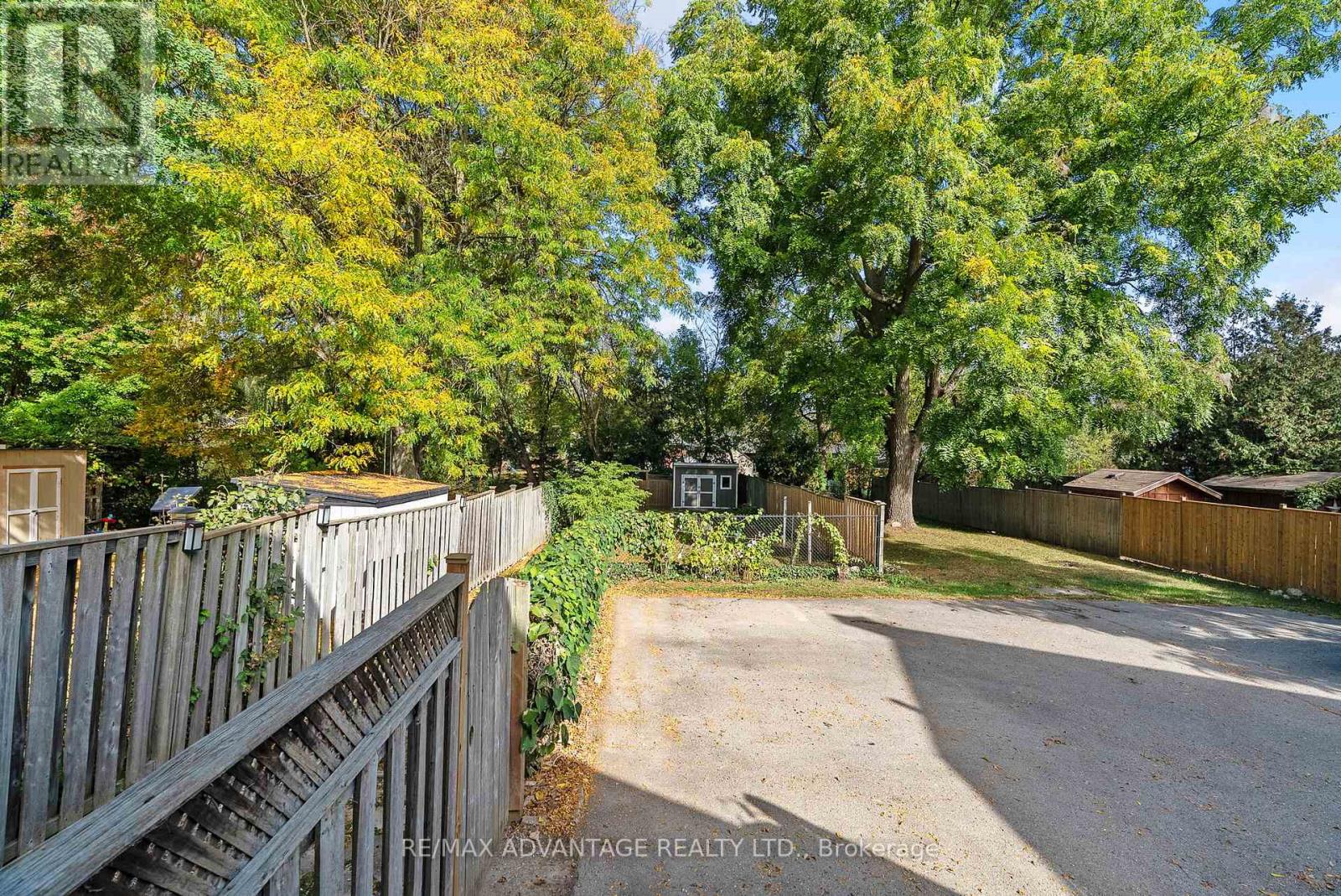 74 Emery Street E, London South, Ontario  N6C 2C8 - Photo 45 - X12590004