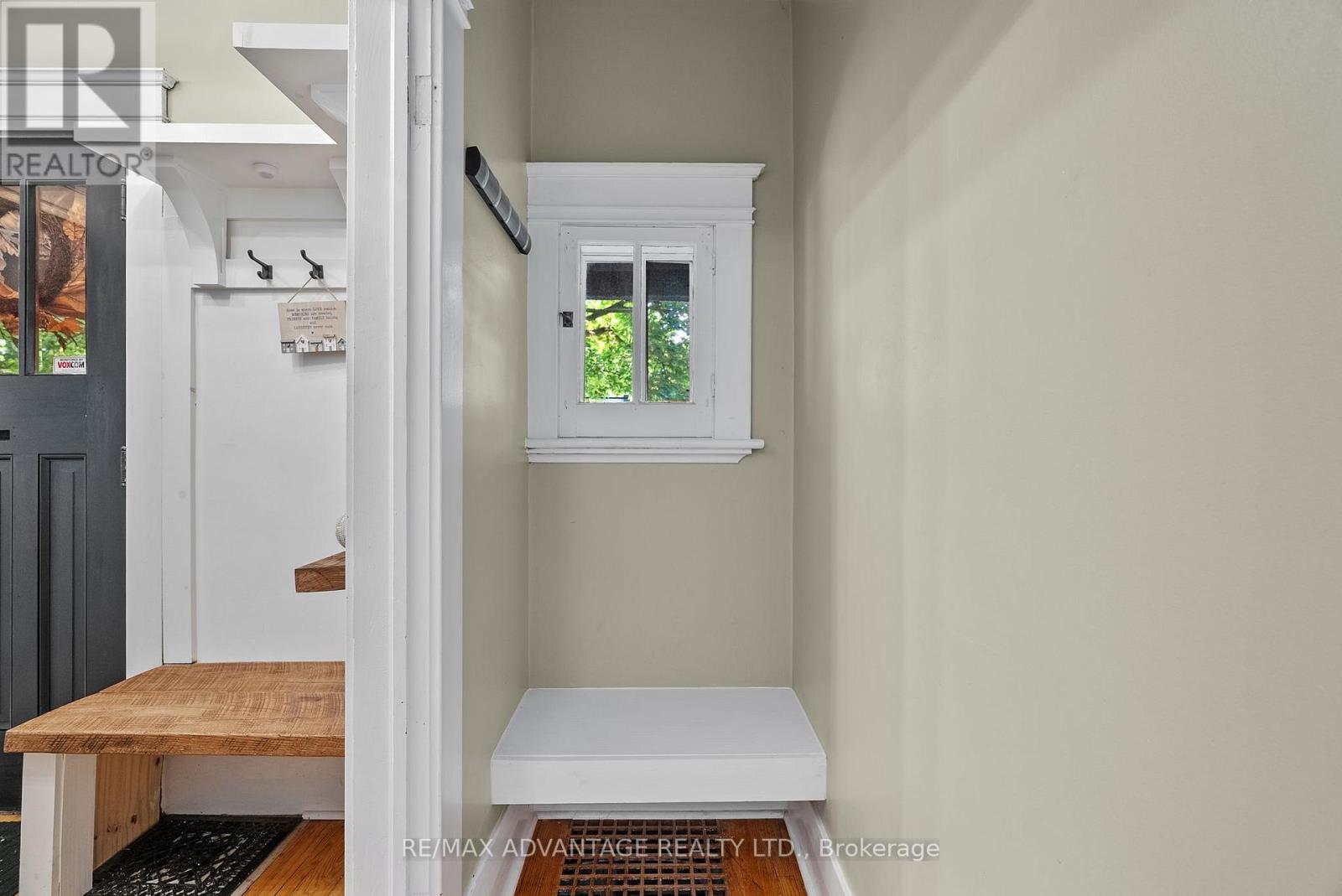 74 Emery Street E, London South, Ontario  N6C 2C8 - Photo 7 - X12590004