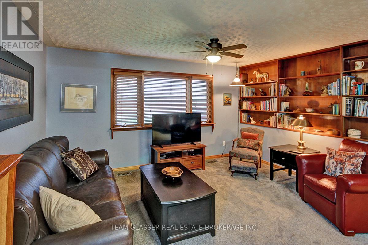 8200 Falconbridge Drive, Strathroy-Caradoc, Ontario  N0L 1W0 - Photo 12 - X12590030