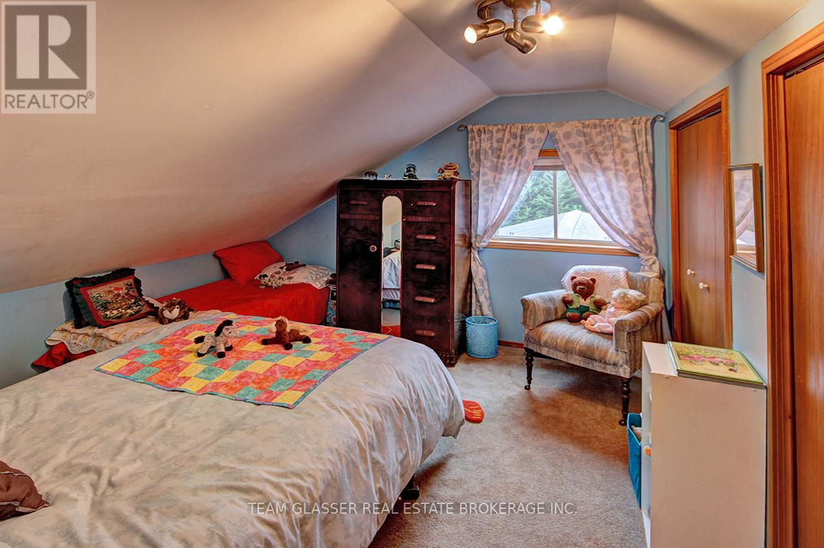 8200 Falconbridge Drive, Strathroy-Caradoc, Ontario  N0L 1W0 - Photo 16 - X12590030