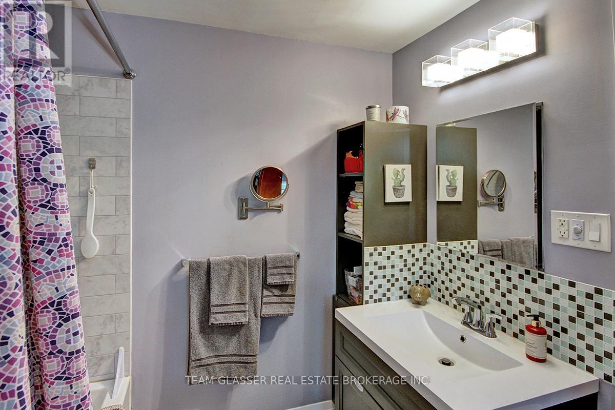 8200 Falconbridge Drive, Strathroy-Caradoc, Ontario  N0L 1W0 - Photo 20 - X12590030