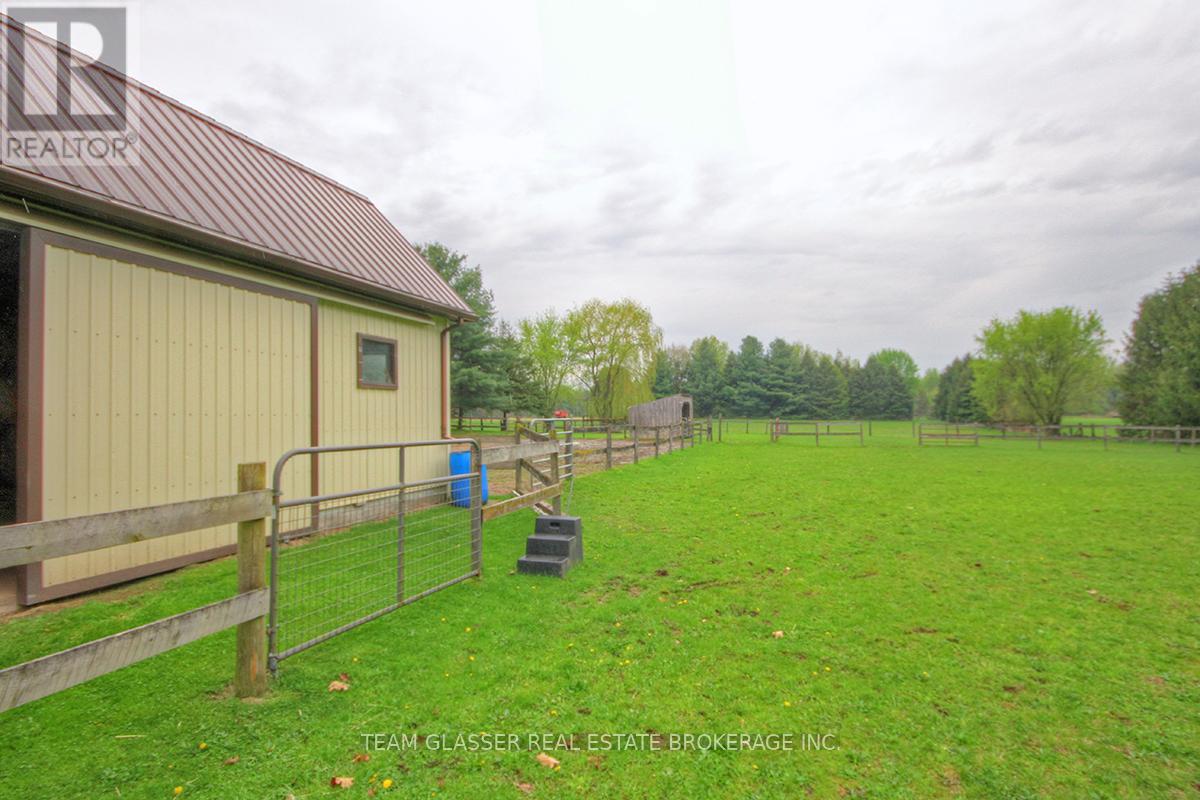 8200 Falconbridge Drive, Strathroy-Caradoc, Ontario  N0L 1W0 - Photo 25 - X12590030