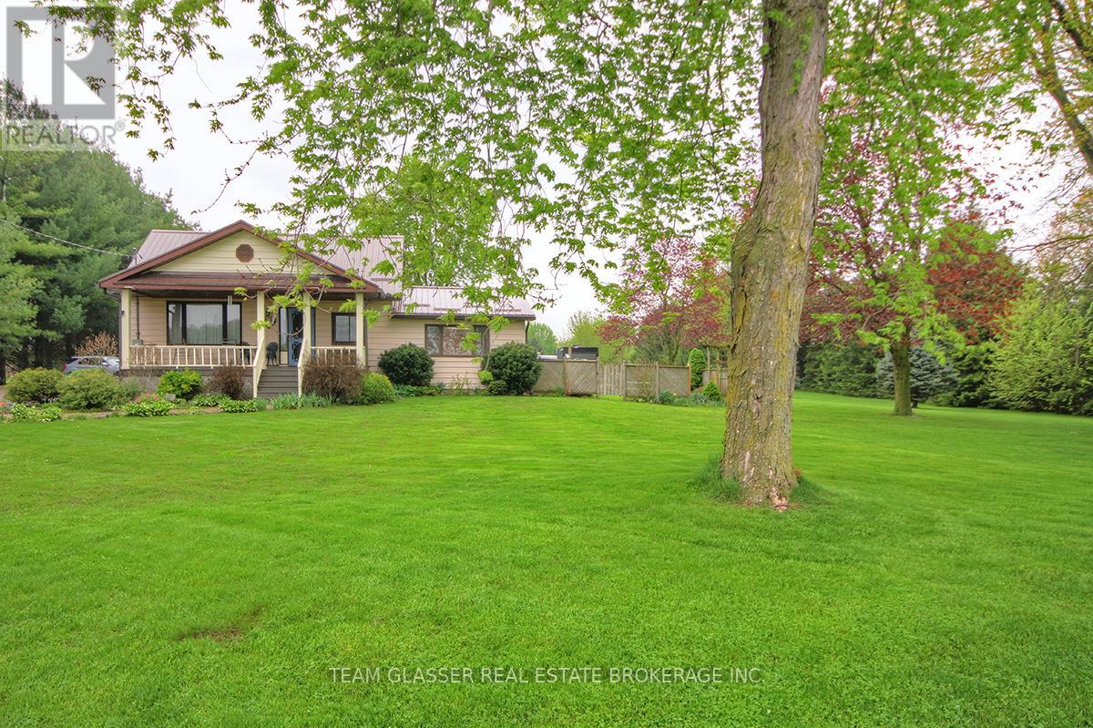 8200 Falconbridge Drive, Strathroy-Caradoc, Ontario  N0L 1W0 - Photo 35 - X12590030