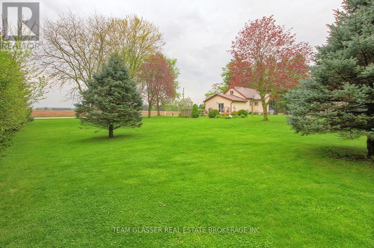 8200 Falconbridge Drive, Strathroy-Caradoc, Ontario  N0L 1W0 - Photo 36 - X12590030