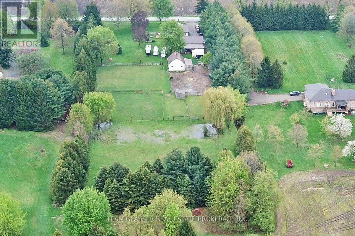 8200 Falconbridge Drive, Strathroy-Caradoc, Ontario  N0L 1W0 - Photo 41 - X12590030