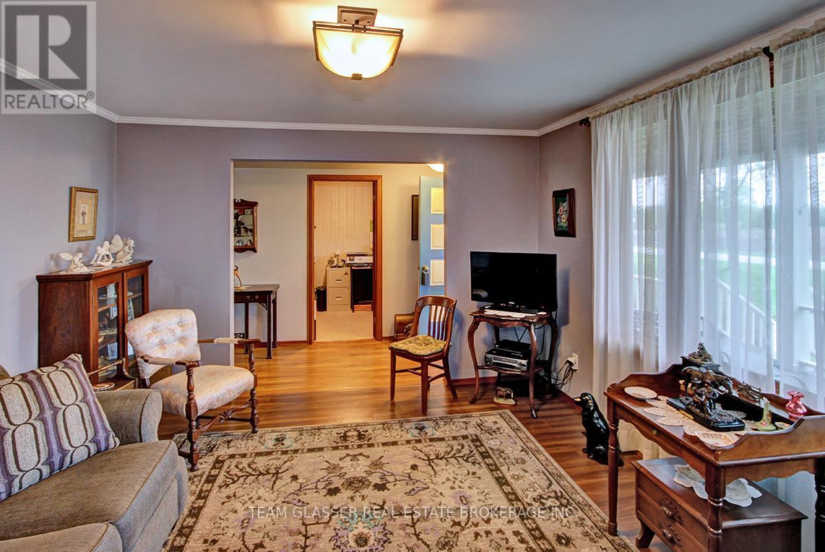 8200 Falconbridge Drive, Strathroy-Caradoc, Ontario  N0L 1W0 - Photo 5 - X12590030