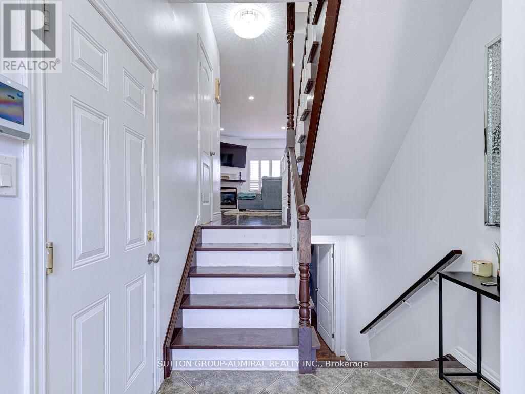 31 Palacebeach Trail, Hamilton, Ontario  L8E 0B9 - Photo 6 - X12589674