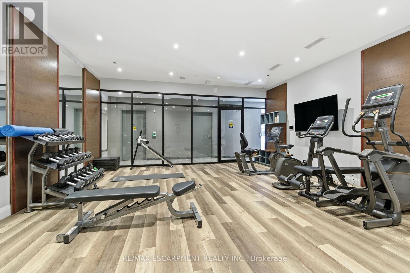 120 - 1 Redfern Avenue, Hamilton, Ontario  L9C 0E6 - Photo 29 - X12589716