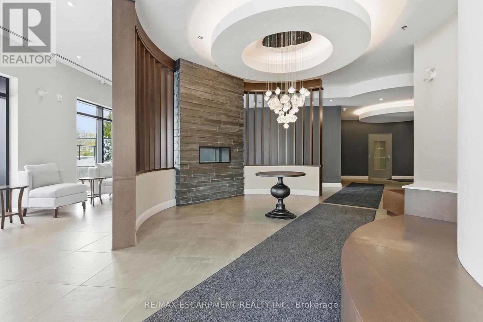 120 - 1 Redfern Avenue, Hamilton, Ontario  L9C 0E6 - Photo 3 - X12589716