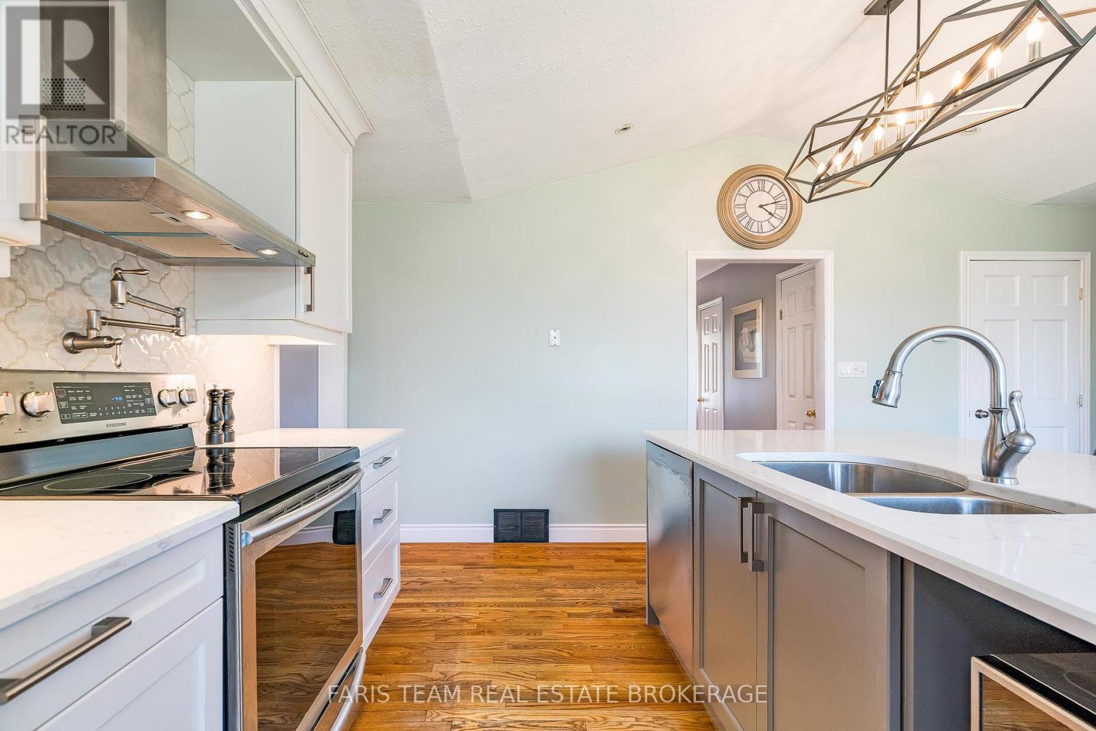 735519 West Back Line, West Grey, Ontario  N0C 1H0 - Photo 7 - X12589746