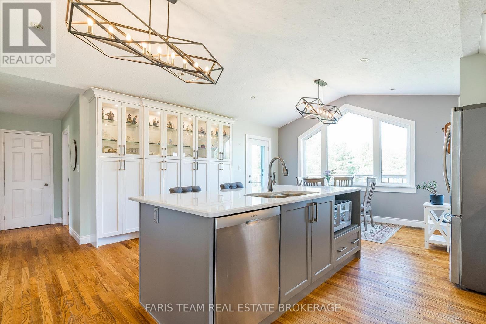 735519 West Back Line, West Grey, Ontario  N0C 1H0 - Photo 8 - X12589746