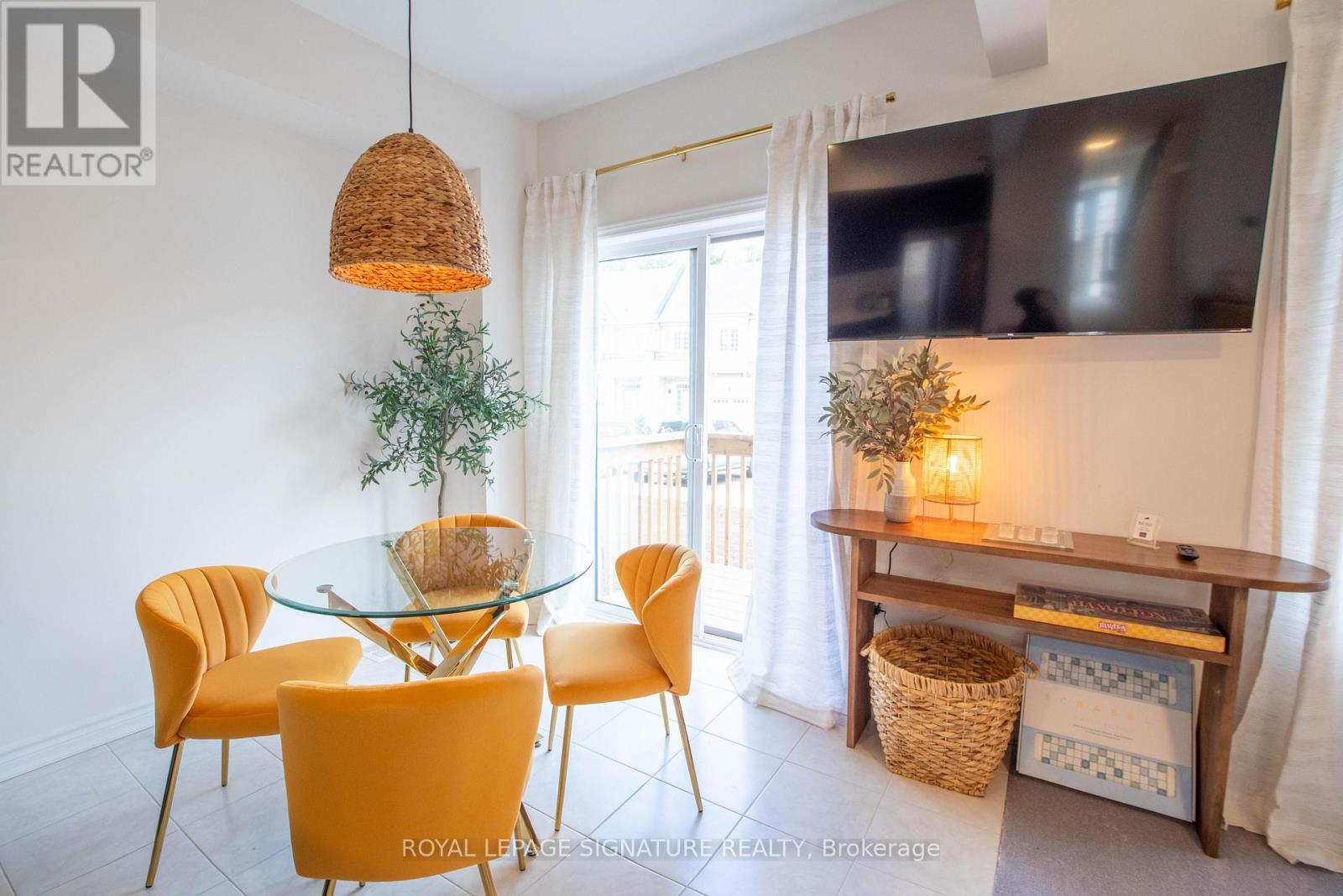 114 - 305 Garner Road W, Hamilton, Ontario  L9G 3K9 - Photo 2 - X12589750