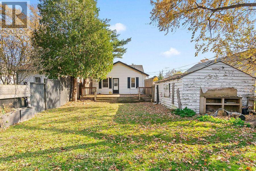 115 Stewart Street, Oakville (Oo Old Oakville), Ontario  L6K 1X8 - Photo 11 - W12590008