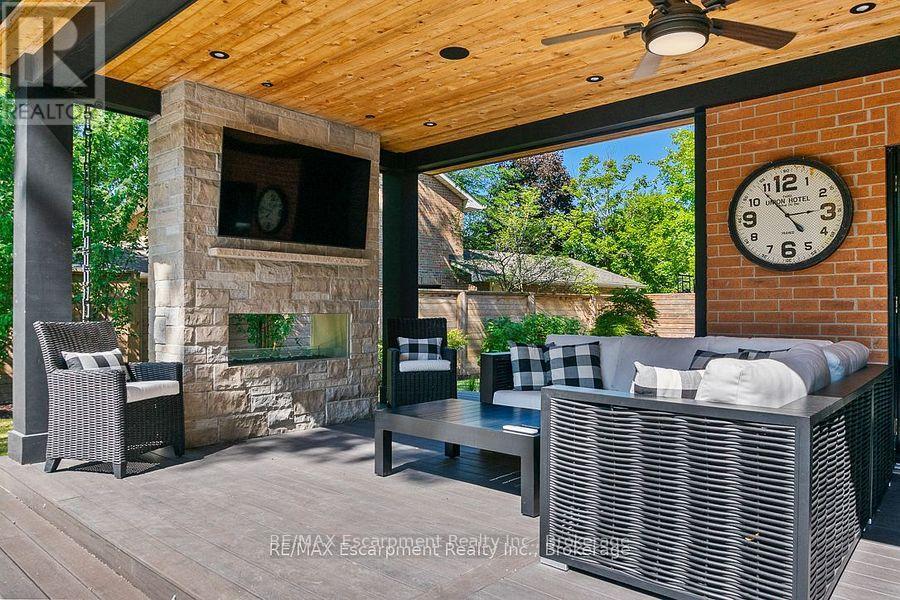 484 Aspen Forest Drive, Oakville, Ontario  L6J 6H7 - Photo 30 - W12590052