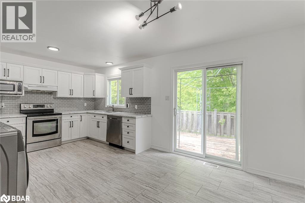 32 54th Street South Unit# Upper, Wasaga Beach, Ontario  L9Z 1W9 - Photo 2 - 40791495