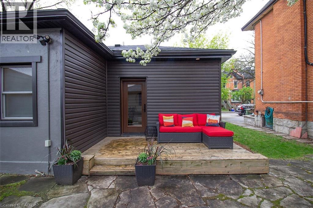 294 S Caroline Street S, Hamilton, Ontario  L8P 3L9 - Photo 3 - 40791470